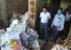 चंदौली. बेची जा रही सरकारी किताबे