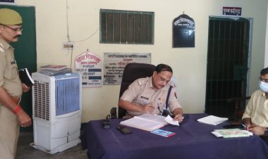 चंदवक थाना पुलिस ने पुलिस अधीक्षक अजय कुमार साहनी के आदेश पर काटा ईचालान......