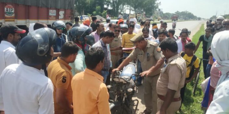 युवक को ट्रक ने मारी टक्कर इलाज के दौरान मौत