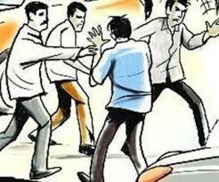 सुल्तानपुर /अखंडनगर,दबंगों ने पीटकर किया घायल, जातिसूचक शब्दों से किया अपमानित।