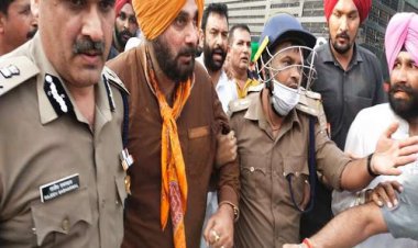 पंजाब/लखीमपुर, नवजोत सिंह सिद्धू को पुलिस ने लिया अपने हिरासत में