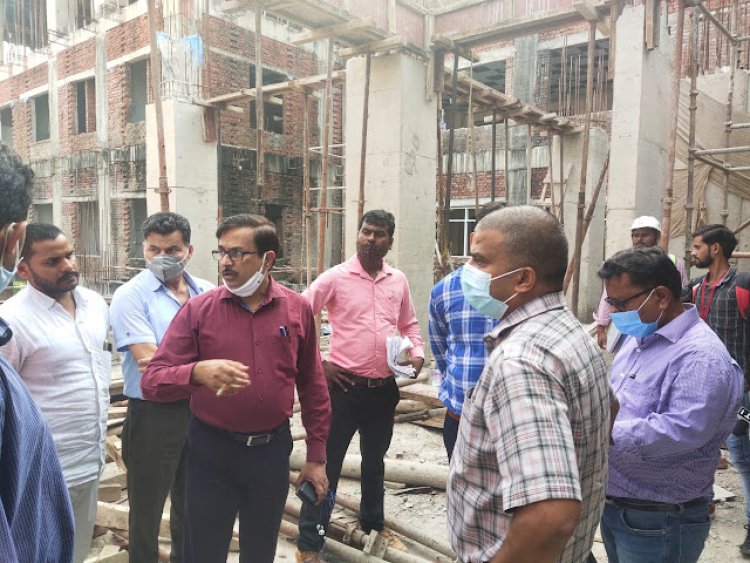 जौनपुर/निर्माणाधीन मेडिकल कॉलेज का निरीक्षण, जौनपुर जिला अधिकारी मनीष कुमार वर्मा