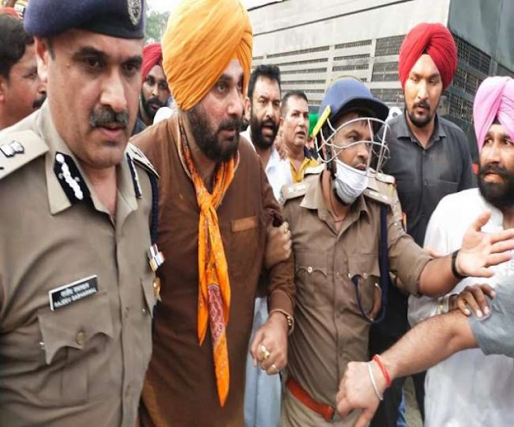 पंजाब/लखीमपुर, नवजोत सिंह सिद्धू को पुलिस ने लिया अपने हिरासत में