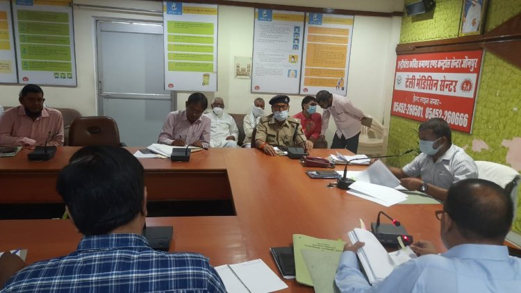 जौनपुर/ जिलाधिकारी मनीष कुमार वर्मा की अध्यक्षता में विधानसभा निर्वाचन चित्रों की निर्वाचन नामावलियों..., बैठक संपन्न