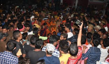 जौनपुर,लाइन बाजार/ शव को रखकर किया चक्का जाम, 41 नामजद और 30 अज्ञात पर मुकदमा दर्ज