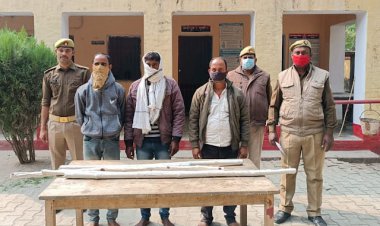 जौनपुर, चंदवक/ इरादतन हत्या के तीन आरोपियों को पुलिस ने किया गिरफ्तार ,लाठी-डंडे बरामद