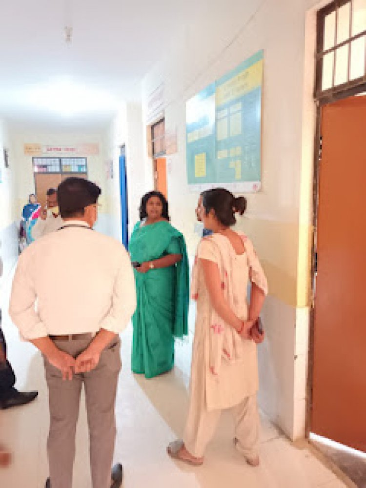 जौनपुर/चोरसन्द, C.M.O के निरीक्षण के दौरान डाक्टर और स्वास्थ्य कर्मचारियों की लापरवाही आई सामने