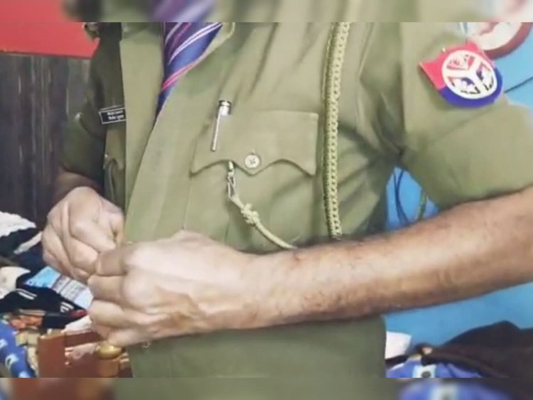 ड्यूटी के दौरान इंस्पेक्टर साहब को चढ़ा नैन मटक्का इश्क का जुनून,पत्नी ने लात-घूंसे से दिया धुन