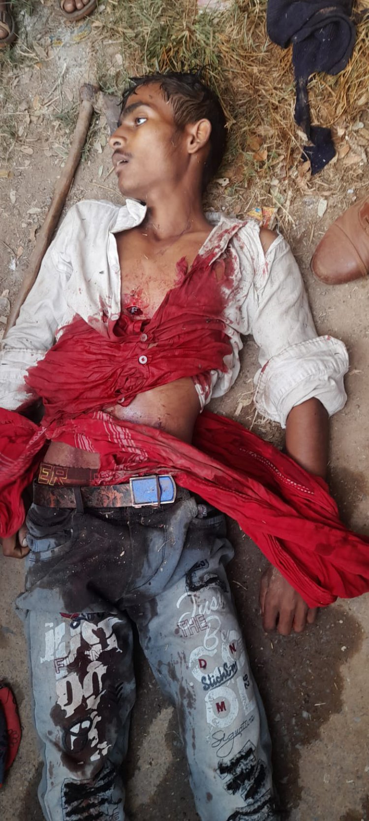 चंदौली/ तेज रप्तार बाइक से जा रहा युवक के सीने में घुसा बास, दर्दनाक मौत