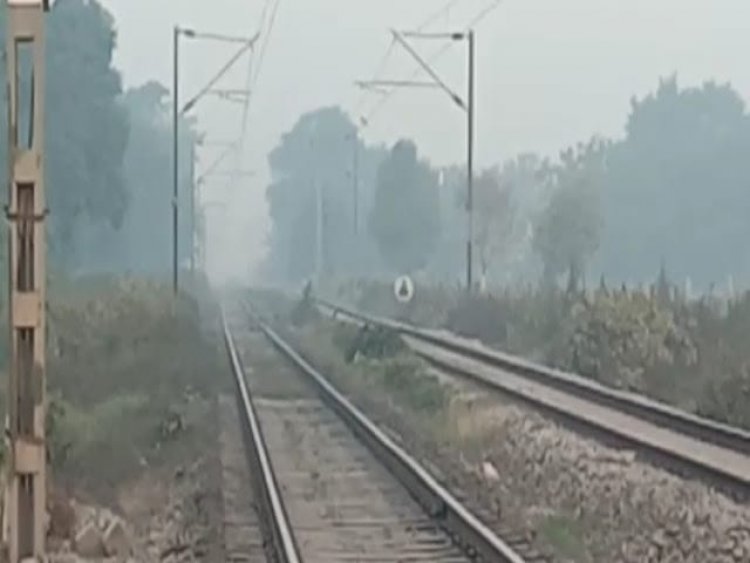 सुल्तानपुर रेल प्रखंड पर फत्तूपुर रेलवे क्रॉसिंग के पास तीन सगी बहनों ने कूदकर दी अपनी जान, जानिए क्या है कारण