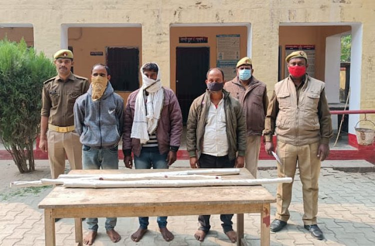 जौनपुर, चंदवक/ इरादतन हत्या के तीन आरोपियों को पुलिस ने किया गिरफ्तार ,लाठी-डंडे बरामद