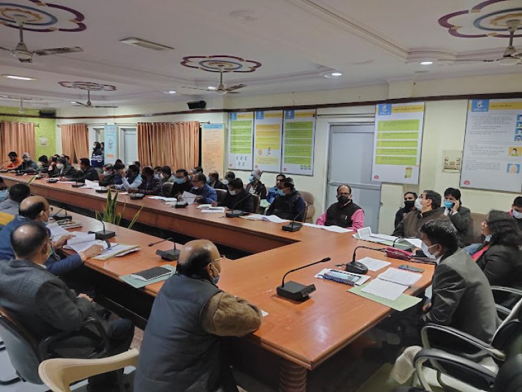 संभावित कोरोना की तीसरी लहर को देखते हुए अस्पतालों में व्यवस्था चुस्त दुरुस्त कर ली जाय,जिलाधिकारी जौनपुर