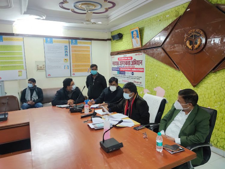 जौनपुर/किसी भी दशा में मतदाता सूची प्रकाशित करा दी जाए,अधिकारी मनीष कुमार वर्मा