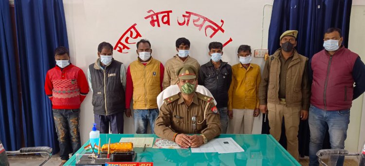 जौनपुर/ 6 जुआरियों को पुलिस ने धर दबोचा, ताश के पत्ते व नकदी रू.बरामद