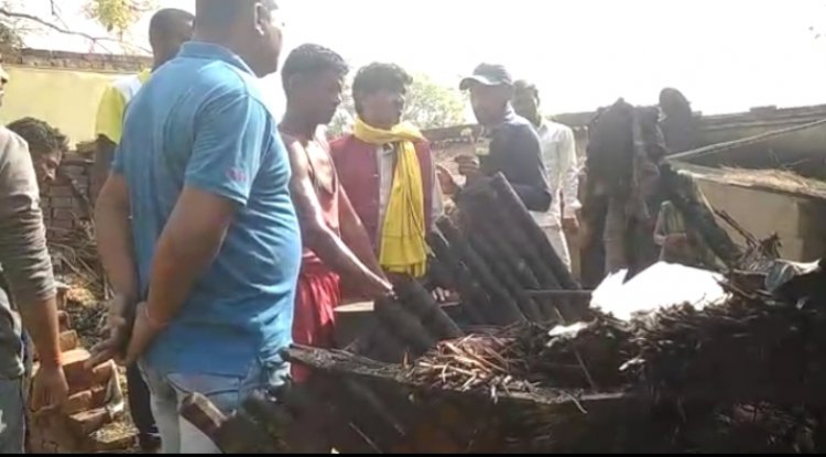 मड़हा मे लगी आग हजारों का सामान जलकर हुआ राख...