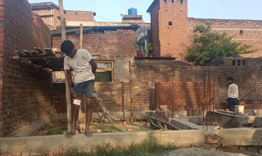 एसडीएम शाहगंज के  मिलीभगत से हो रहा अवैघ निर्माण