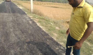 ठेकेदार की बड़ी मनमानी  ,सड़क का दशा किया दुर्दशा