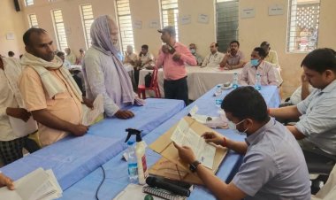 समाधान दिवस पर जिलाधिकारी ने दिए सख्त निर्देश..