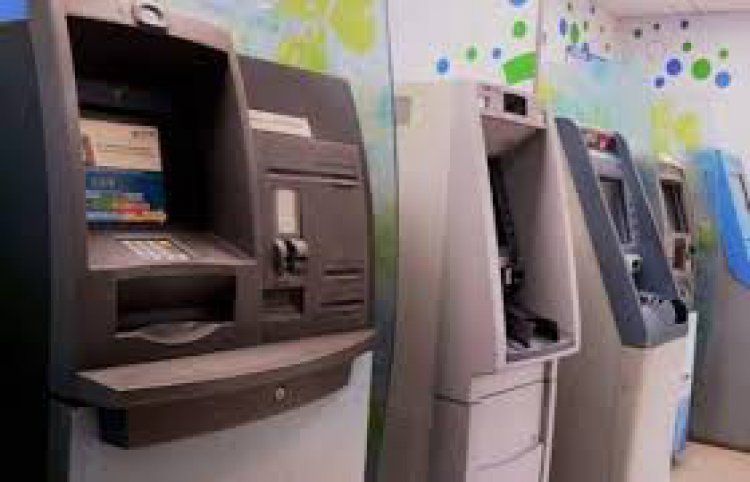 एटीएम से पैसे निकालना हुआ आसान