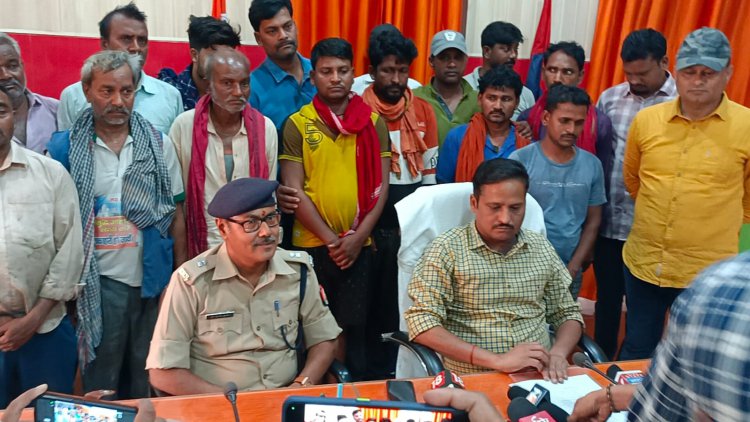 कबाड़ी के दुकान में पुलिस का छापा , लगभग 9 करोड़ का सामान हुआ बरामद