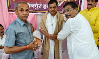 समर्पित भाव से उन सभी की सेवा कर रही दिव्य प्रेम सेवा मिशन