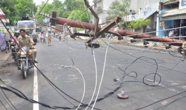 तेज आंधी में बिजली के खंभे गिरने से वृद्ध की मौत