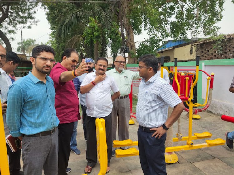 जिलाधिकारी मनीष कुमार वर्मा ने अनुपम कालोनी में बनाये गये पार्क का किया लोकार्पण