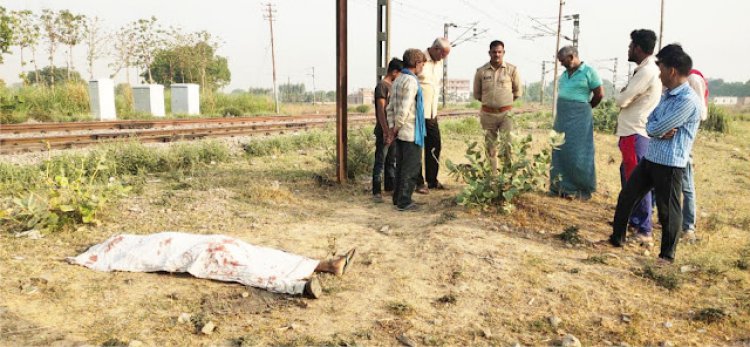 ट्रेन से कटकर अधेड़ ने  किया आत्महत्या