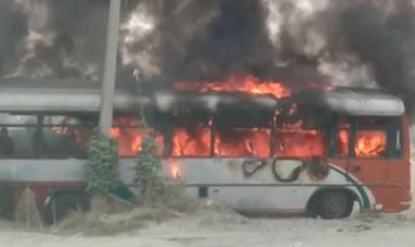 अग्निपथ के विरोध में युवाओ ने मचाया बवाल, फूंका रोडवेज बस