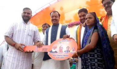 प्रधानमंत्री का जमकर कर तारीफ ,  केशव प्रसाद मौर्या