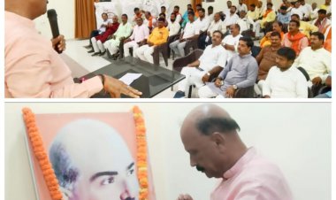 डॉ श्यामा प्रसाद मुखर्जी के बलिदान दिवस के अवसर पर भाजपा कार्यकर्ताओ  ने श्रद्धांजलि अर्पित किया ...