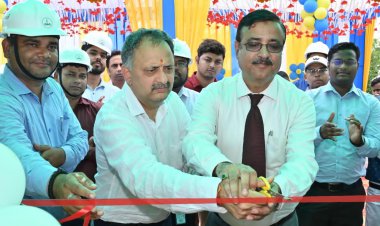 मुफ्तीगंज देवाकलपुर में गंगा फिलिंग स्टेशन पर दूसरे ऑनलाइन सीएनजी पंप का किये उद्घघाटन