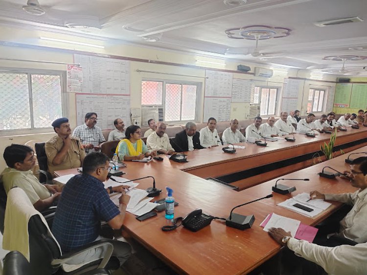 महिला उत्पीड़न और माफिया एवं शराब माफियाओं के विरुद्ध होगी उचित कार्रवाई, समीक्षा बैठक हुई