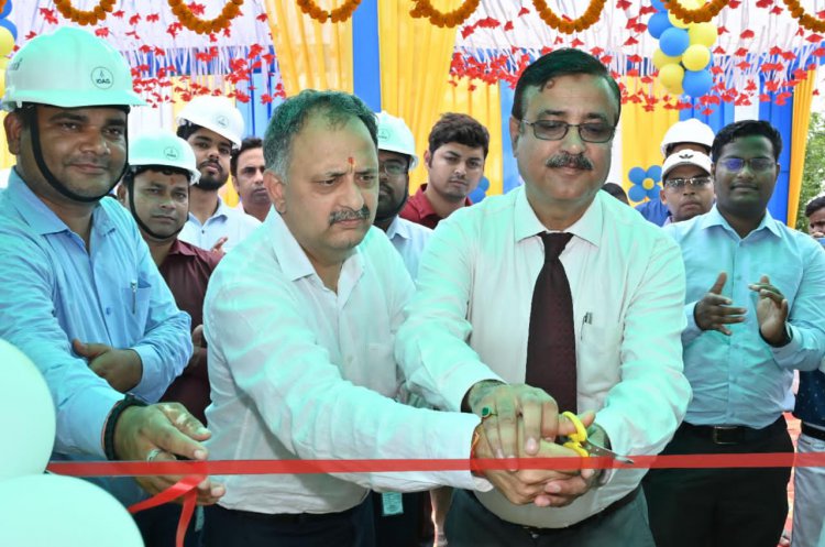 मुफ्तीगंज देवाकलपुर में गंगा फिलिंग स्टेशन पर दूसरे ऑनलाइन सीएनजी पंप का किये उद्घघाटन