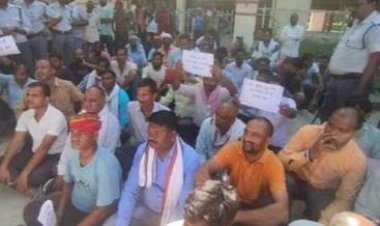 5 महीने से वेतन न मिलने पर मालियों का धरना जारी भगत सिंह छात्र मोर्चा ने दिया समर्थन