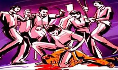 तीन महिलाओं को पीटकर घायल किया