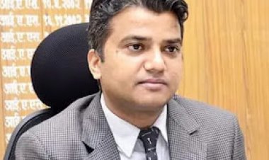 सुन्दरीकरण व निर्माण कार्यों का निरीक्षण,जिला अधिकारी जौनपुर