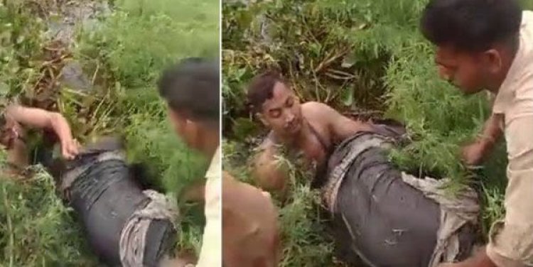 दलदल में कूदा  जाबाज़ सिपाही , बुजुर्ग  की बचाई जान