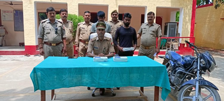 चंदवक पुलिस द्वारा 5 अभियुक्त चोरी की मोटरसाइकिल व अवैध तमंचा के साथ गिरफ्तार