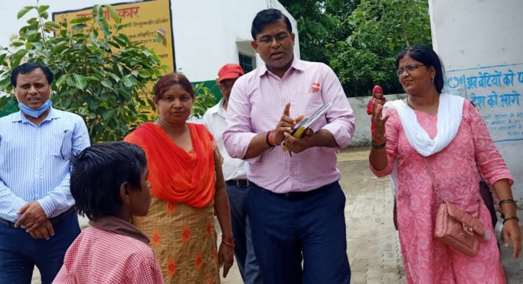 एस•आर•जी•प्रशांत ओझा द्वारा उच्च प्राथमिक विद्यालय पवर का निरीक्षण किया गया!