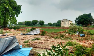 आर एन डिग्री कालेज पर चला बुलडोजर