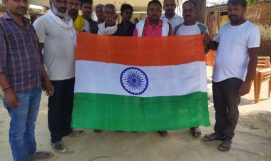 युवा शक्ति मंच के पदाधिकारियों ने मनाया आजादी का अमृत महोत्सव