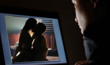 अश्लील वीडियो महिला के व्हाटसएप्प पर भेजकर मिलने और एक लाख रुपये कि डिमांड