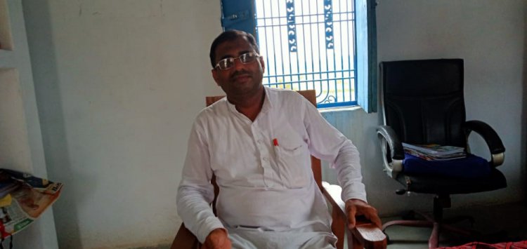 नगरपंचायत गौराबादशाहपुर में दबंगो से विद्यालय परिवार परेशान-