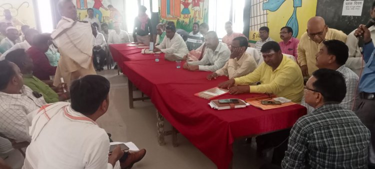 धर्मापुर ब्लाक में जमकर हंगामा , क्षेत्र पंचायत की बैठक  स्थगित