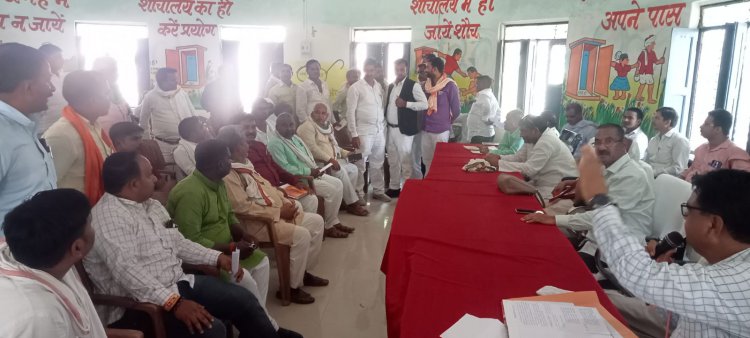 धर्मापुर ब्लाक में जमकर हंगामा , क्षेत्र पंचायत की बैठक  स्थगित