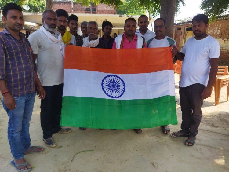 युवा शक्ति मंच के पदाधिकारियों ने मनाया आजादी का अमृत महोत्सव