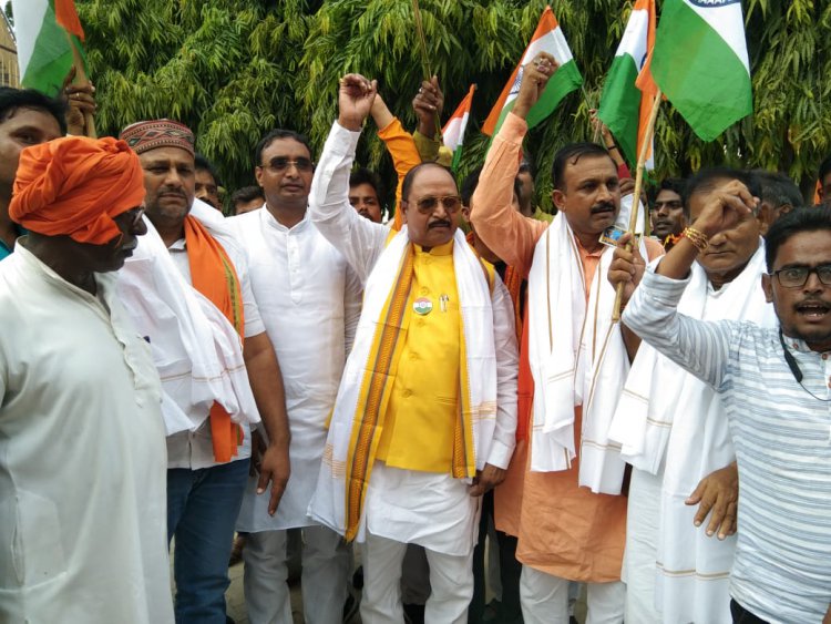 तिरंगा यात्रा में दिखा देशभक्ति का जुनून, मनाया गया अमृत महोत्सव 