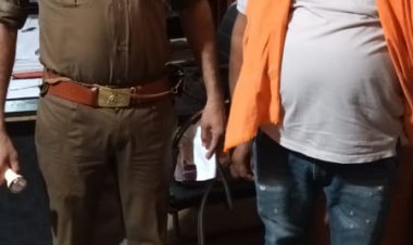 तालाब  के अंदर घुसे वारंटी को पुलिस ने किया गिरफ्तार ,दूसरा वारंटी फरार