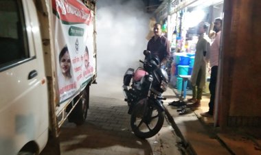 डेंगू बचाव को लेकर चंदवक बाजार में हुआ फागिंग।